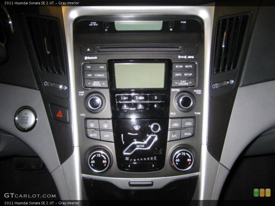 Gray Interior Controls for the 2011 Hyundai Sonata SE 2.0T #39940014