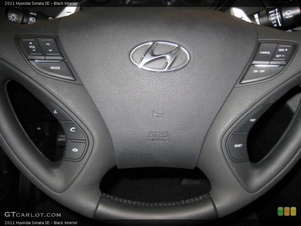 Black Interior Controls for the 2011 Hyundai Sonata SE #39941126
