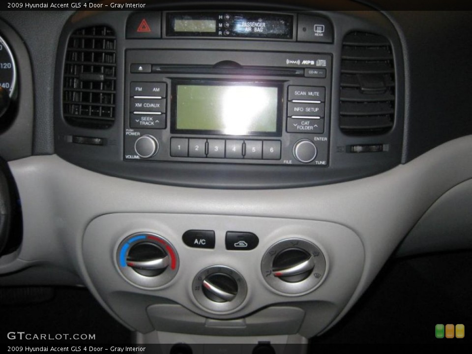 Gray Interior Controls for the 2009 Hyundai Accent GLS 4 Door #39941467