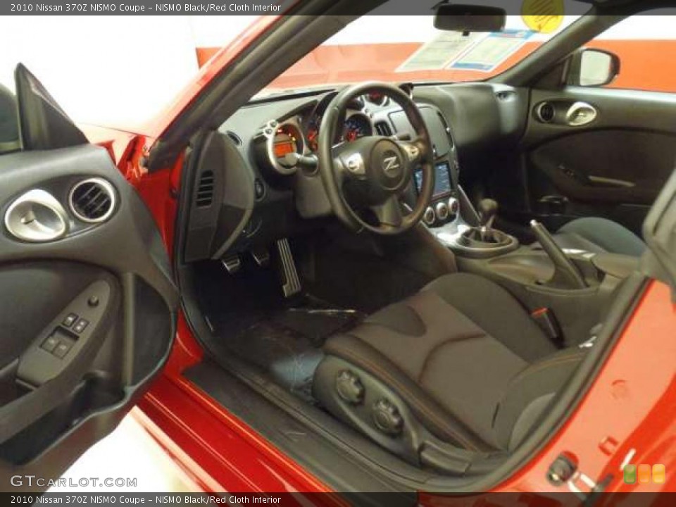 NISMO Black/Red Cloth Interior Photo for the 2010 Nissan 370Z NISMO Coupe #39944346