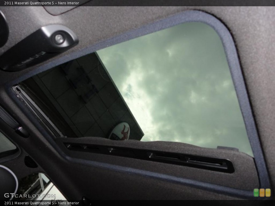 Nero Interior Sunroof for the 2011 Maserati Quattroporte S #39948886