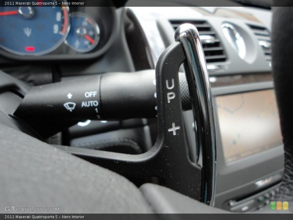 Nero Interior Controls for the 2011 Maserati Quattroporte S #39949070