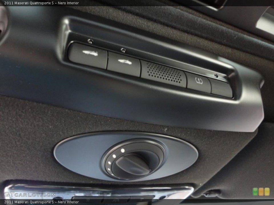 Nero Interior Controls for the 2011 Maserati Quattroporte S #39949198