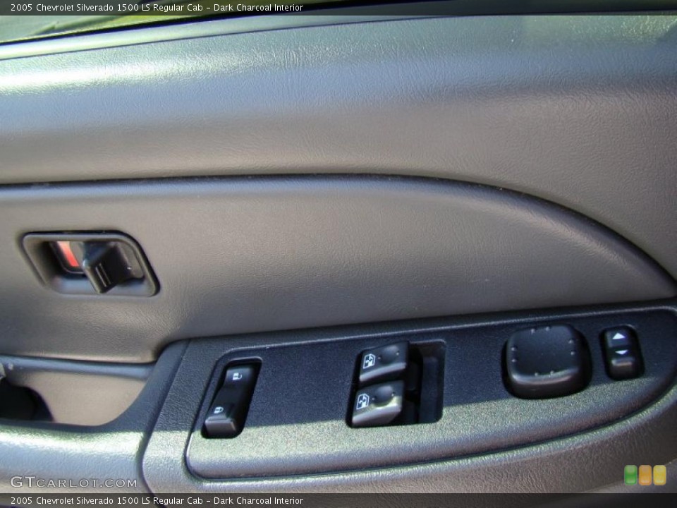 Dark Charcoal Interior Controls for the 2005 Chevrolet Silverado 1500 LS Regular Cab #39953650