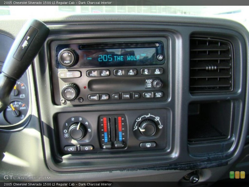 Dark Charcoal Interior Controls for the 2005 Chevrolet Silverado 1500 LS Regular Cab #39953670