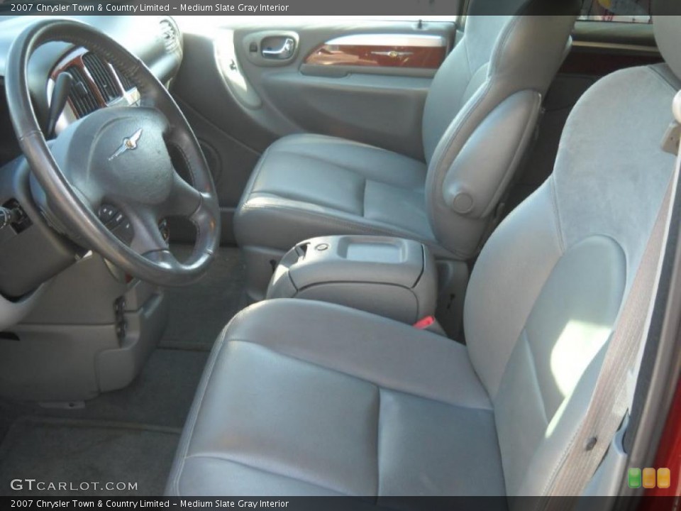 Medium Slate Gray Interior Photo for the 2007 Chrysler Town & Country Limited #39955690