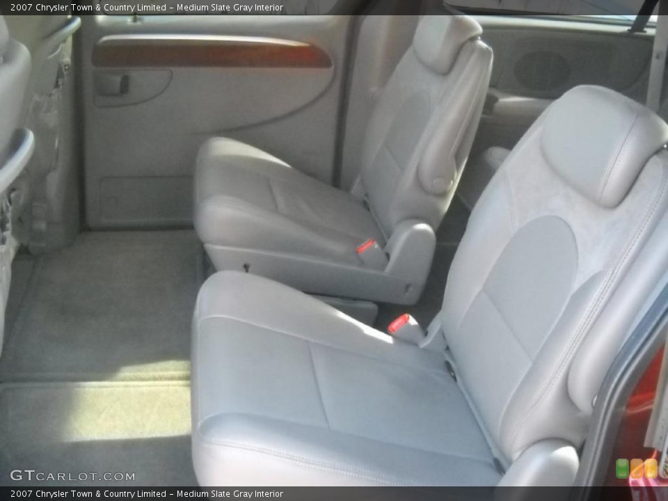 Medium Slate Gray Interior Photo for the 2007 Chrysler Town & Country Limited #39955738