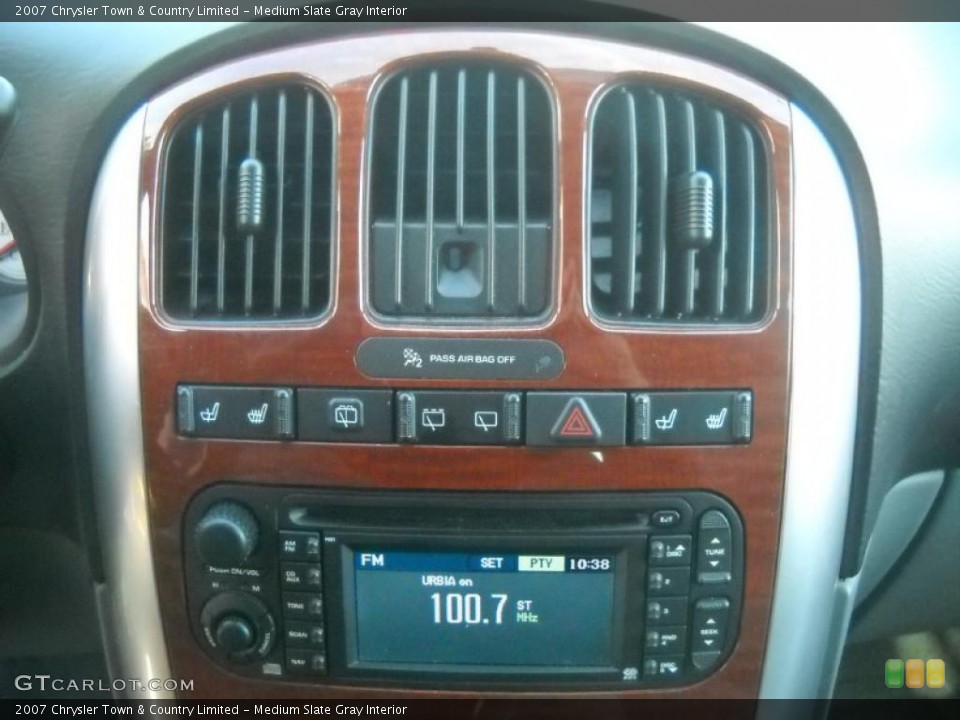 Medium Slate Gray Interior Controls for the 2007 Chrysler Town & Country Limited #39955926