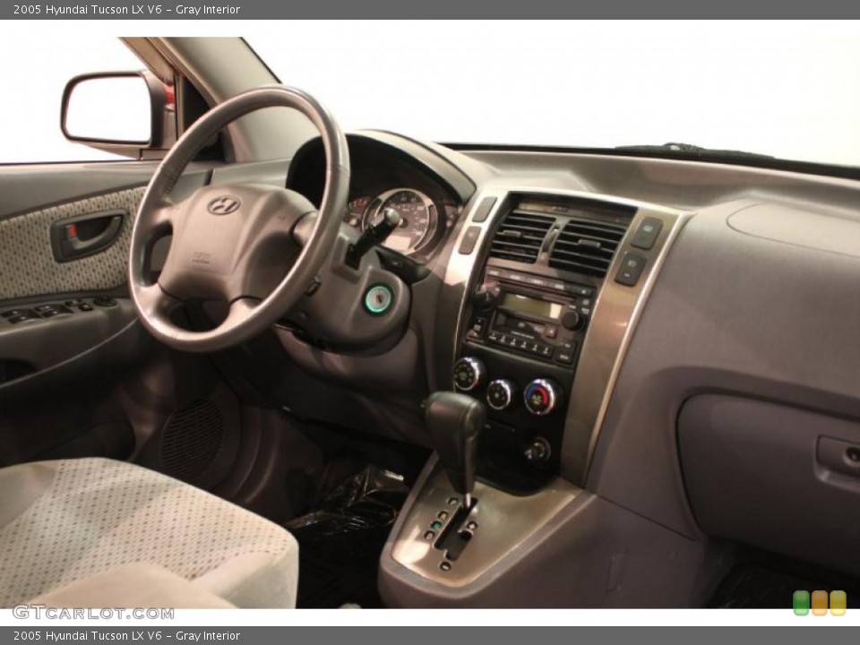 Gray Interior Dashboard for the 2005 Hyundai Tucson LX V6 #39957926