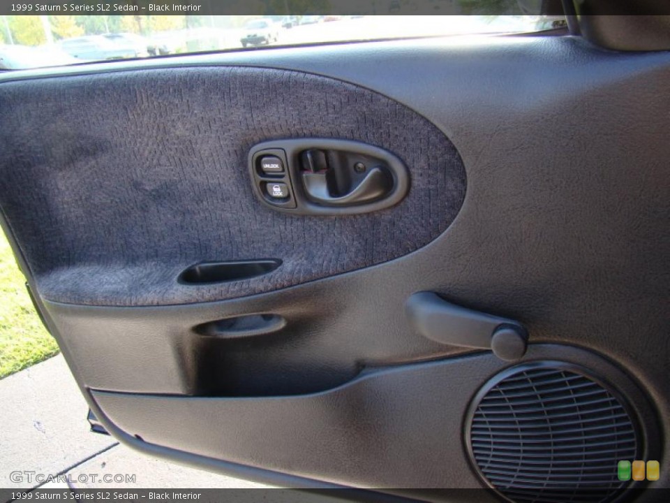 Black Interior Door Panel for the 1999 Saturn S Series SL2 Sedan #39961654