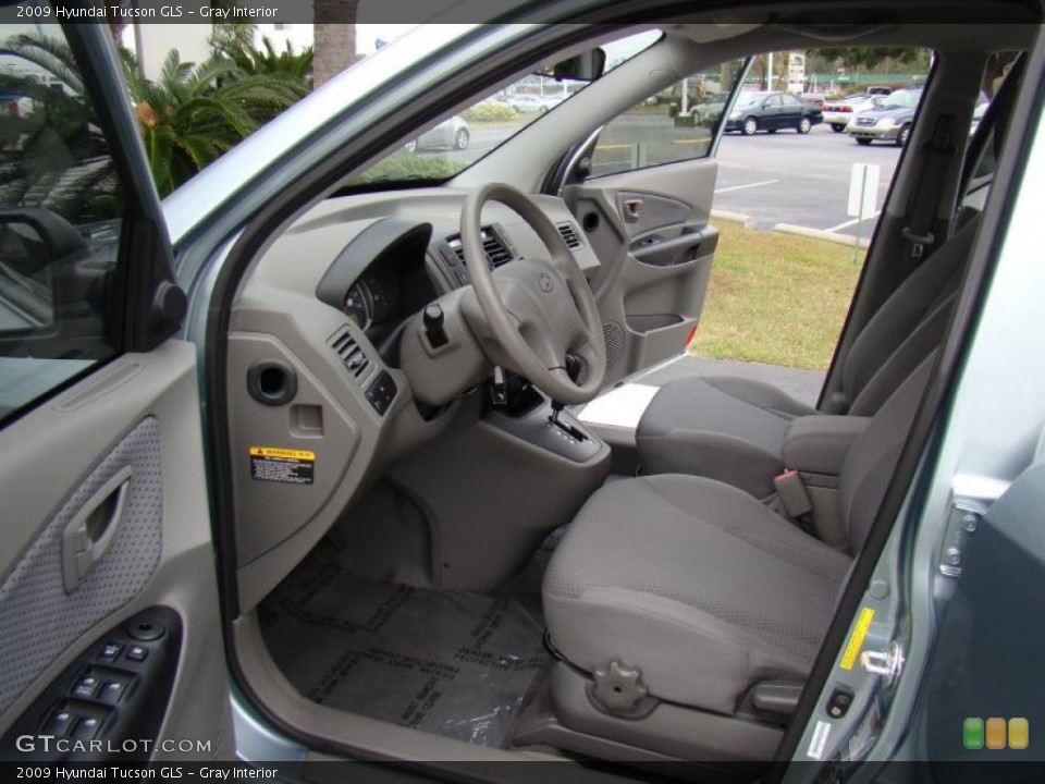 Gray Interior Photo for the 2009 Hyundai Tucson GLS #39964422