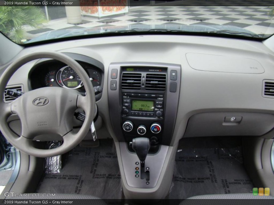 Gray Interior Dashboard for the 2009 Hyundai Tucson GLS #39964546