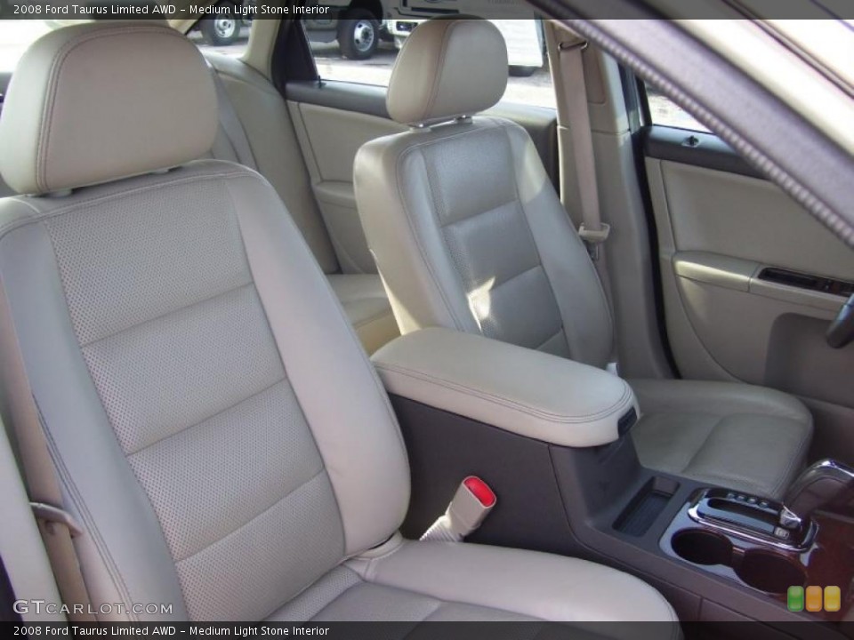 Medium Light Stone Interior Photo for the 2008 Ford Taurus Limited AWD #39967592
