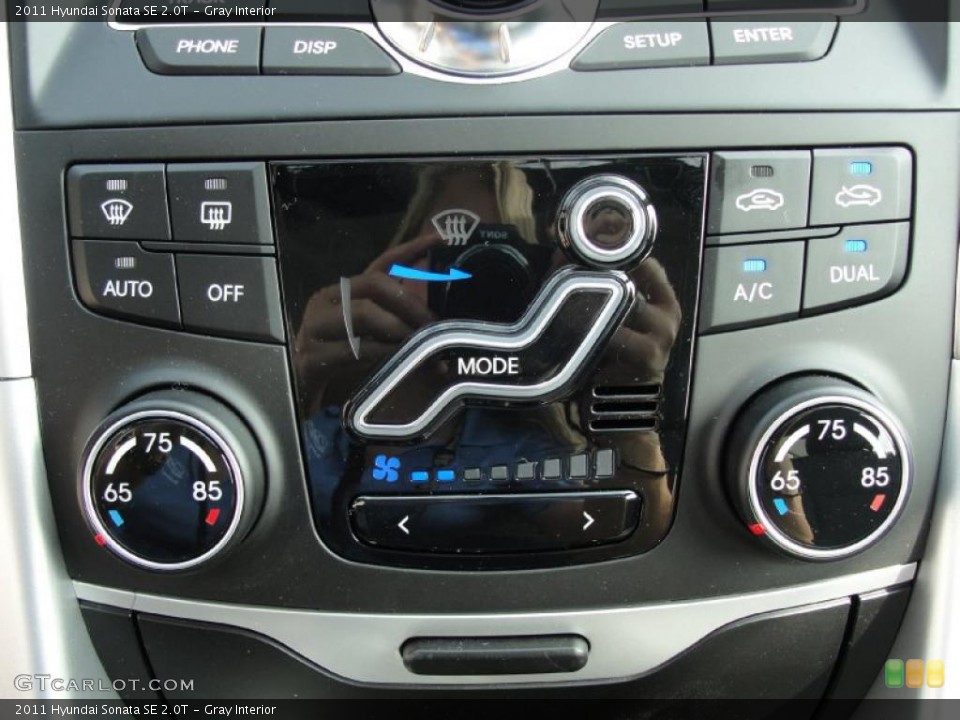 Gray Interior Controls for the 2011 Hyundai Sonata SE 2.0T #39990280