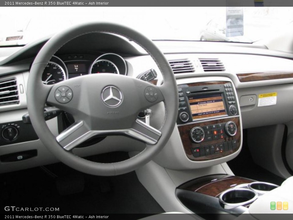 Ash Interior Photo for the 2011 Mercedes-Benz R 350 BlueTEC 4Matic #39999960