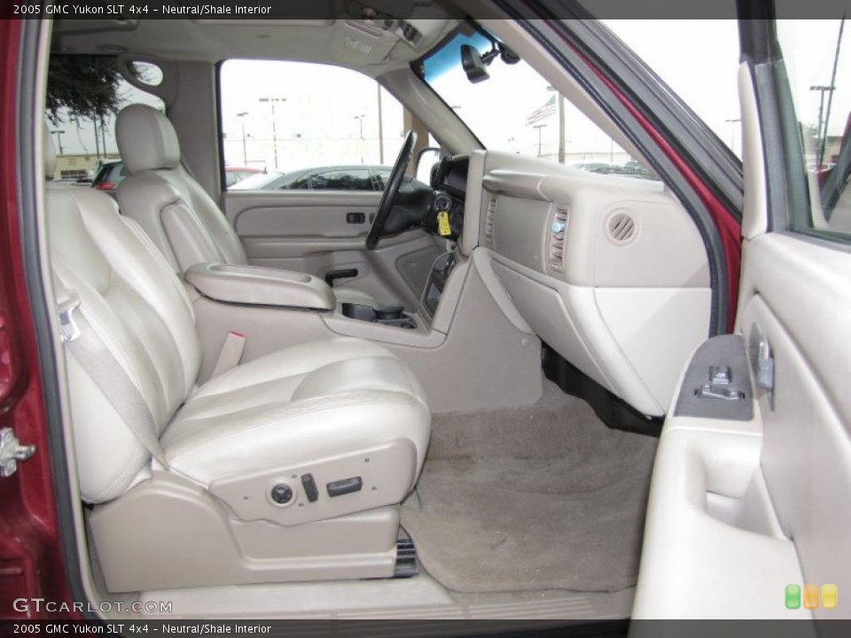 Neutral/Shale Interior Photo for the 2005 GMC Yukon SLT 4x4 #40006926