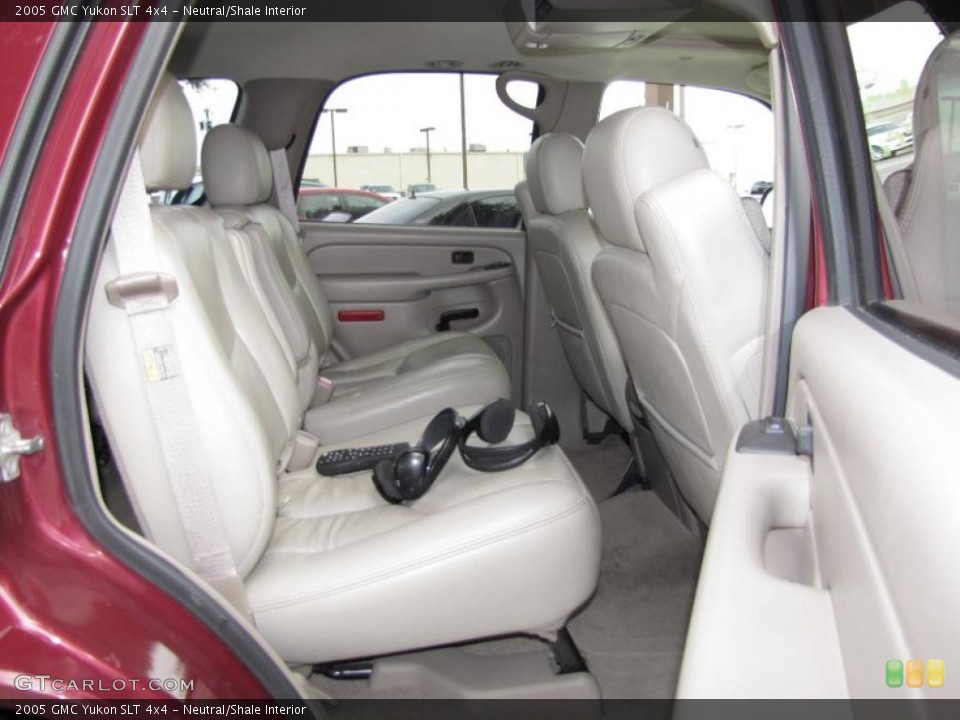 Neutral/Shale Interior Photo for the 2005 GMC Yukon SLT 4x4 #40006950