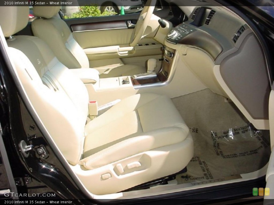 Wheat Interior Photo for the 2010 Infiniti M 35 Sedan #40009410