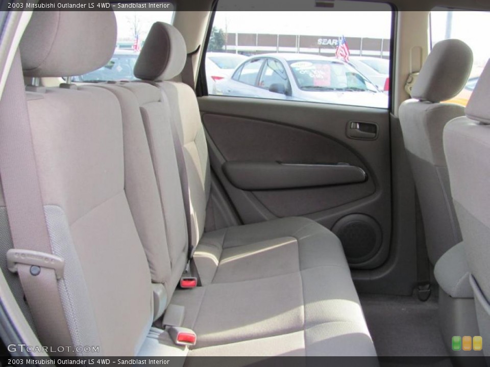 Sandblast Interior Photo for the 2003 Mitsubishi Outlander LS 4WD #40012266