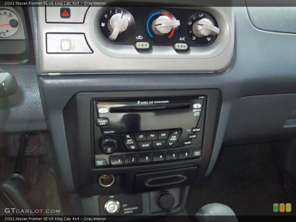 Gray Interior Controls for the 2001 Nissan Frontier SE V6 King Cab 4x4 #40012638