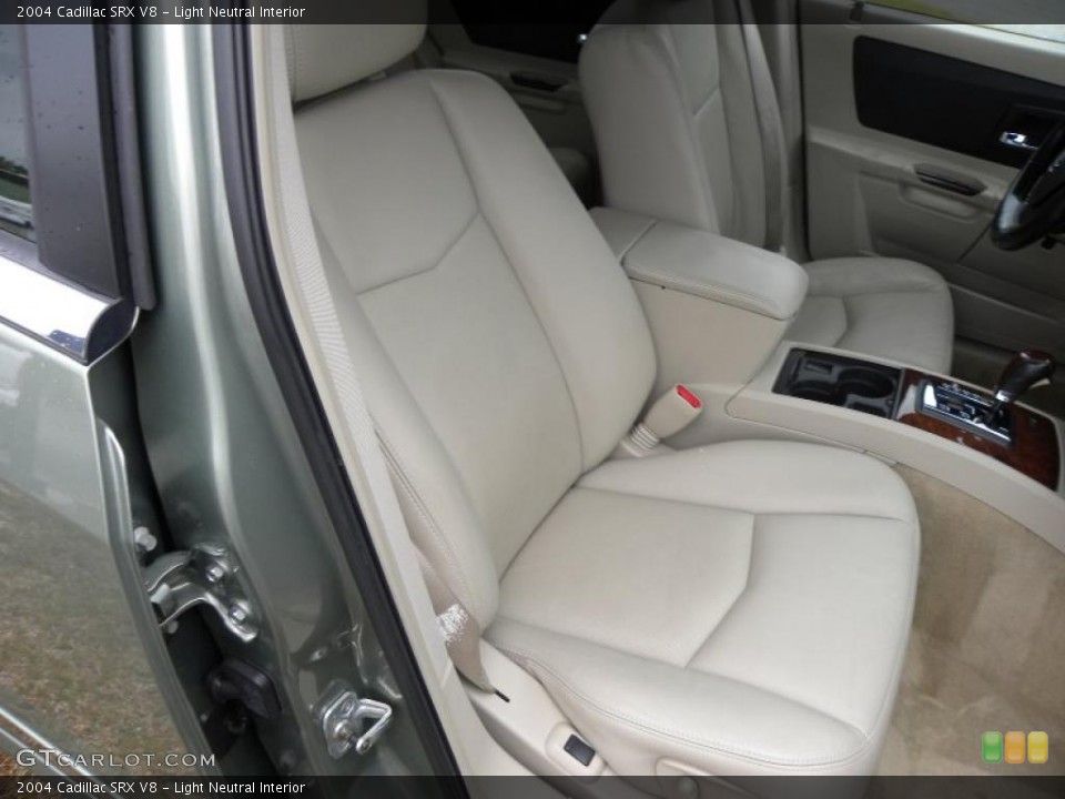 Light Neutral Interior Photo for the 2004 Cadillac SRX V8 #40019962