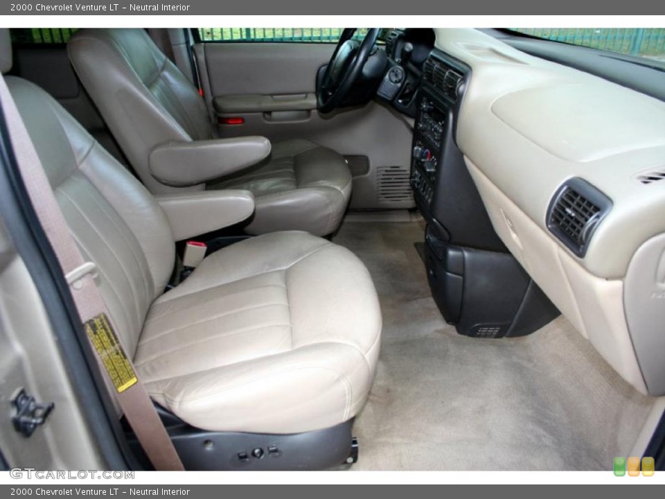 Neutral Interior Photo for the 2000 Chevrolet Venture LT #40024474