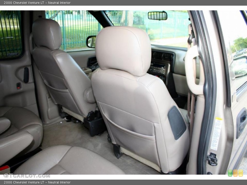 Neutral Interior Photo for the 2000 Chevrolet Venture LT #40024502