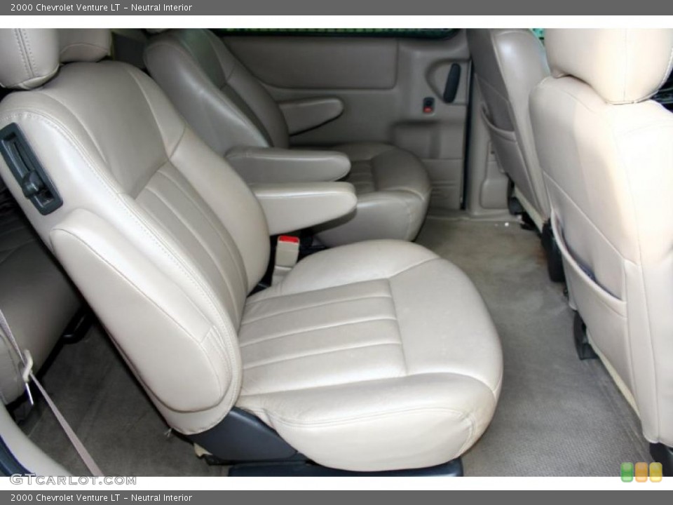 Neutral Interior Photo for the 2000 Chevrolet Venture LT #40024534
