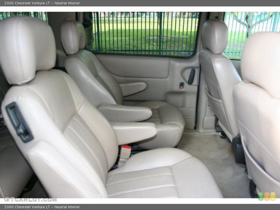 Neutral Interior Photo for the 2000 Chevrolet Venture LT #40024566