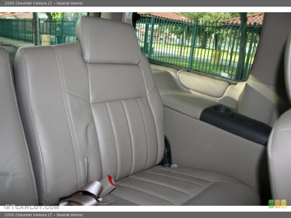 Neutral Interior Photo for the 2000 Chevrolet Venture LT #40024582
