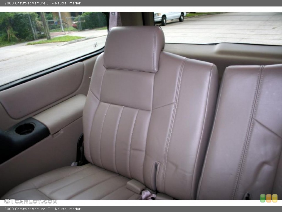 Neutral Interior Photo for the 2000 Chevrolet Venture LT #40024594