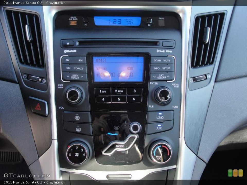Gray Interior Controls for the 2011 Hyundai Sonata GLS #40028895