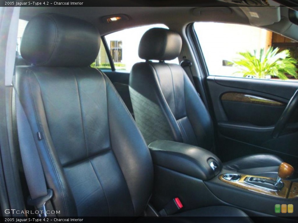 Charcoal Interior Photo for the 2005 Jaguar S-Type 4.2 #40029898