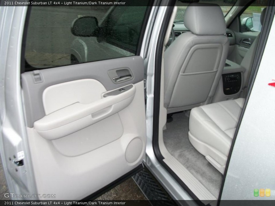 Light Titanium/Dark Titanium Interior Photo for the 2011 Chevrolet Suburban LT 4x4 #40033914