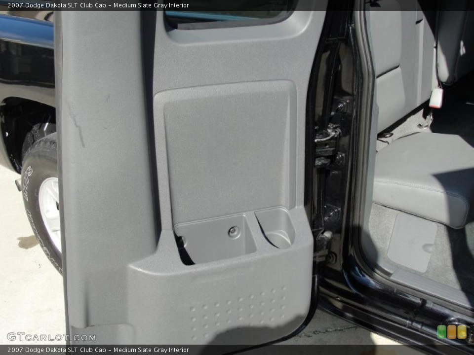 Medium Slate Gray Interior Door Panel for the 2007 Dodge Dakota SLT Club Cab #40035774