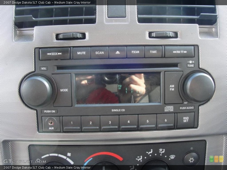 Medium Slate Gray Interior Controls for the 2007 Dodge Dakota SLT Club Cab #40035886