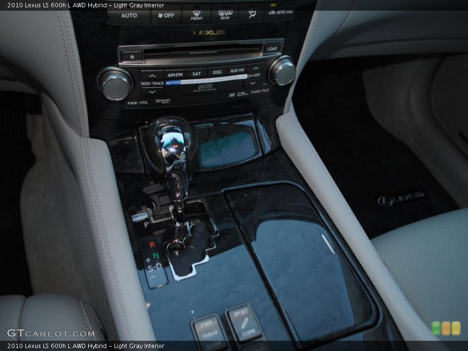 Light Gray Interior Controls for the 2010 Lexus LS 600h L AWD Hybrid #40038546
