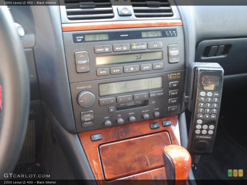 Black Interior Controls for the 2000 Lexus LS 400 #40040558
