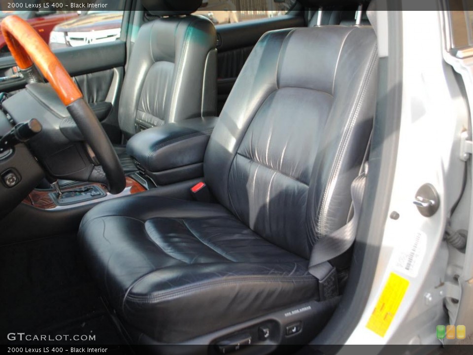 Black Interior Photo for the 2000 Lexus LS 400 #40040590