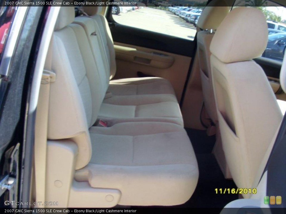 Ebony Black/Light Cashmere Interior Photo for the 2007 GMC Sierra 1500 SLE Crew Cab #40042838