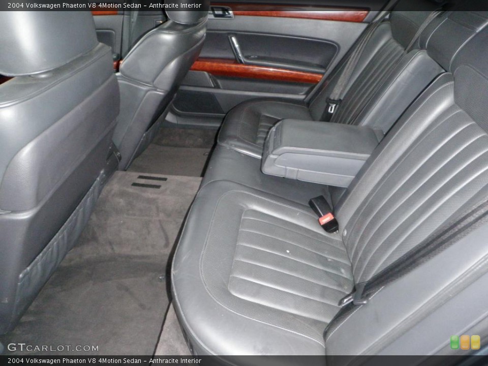 Anthracite Interior Photo for the 2004 Volkswagen Phaeton V8 4Motion Sedan #40045570