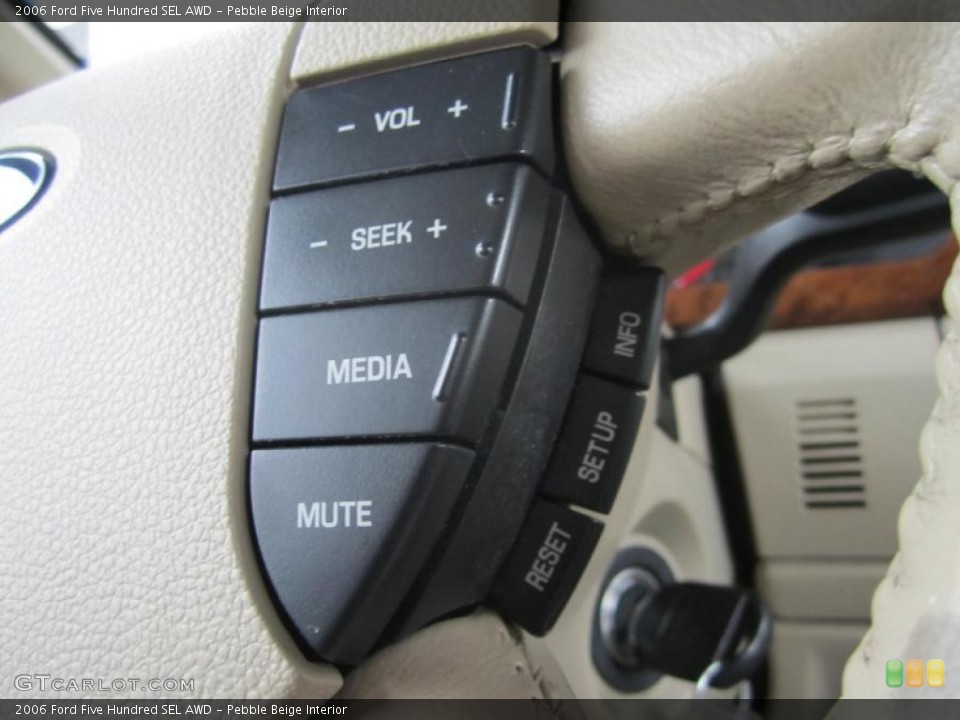 Pebble Beige Interior Controls for the 2006 Ford Five Hundred SEL AWD #40049022