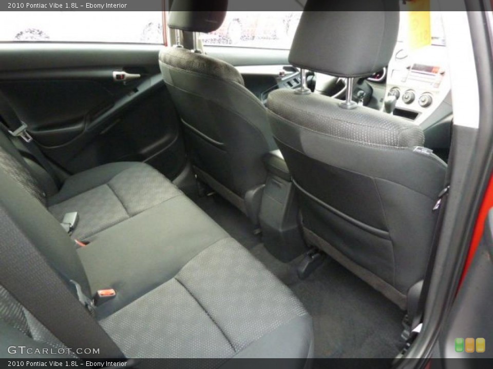 Ebony Interior Photo for the 2010 Pontiac Vibe 1.8L #40049554