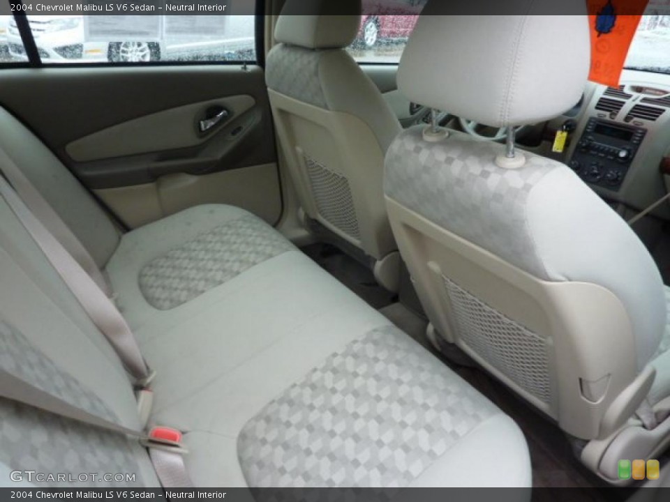 Neutral Interior Photo for the 2004 Chevrolet Malibu LS V6 Sedan #40051275