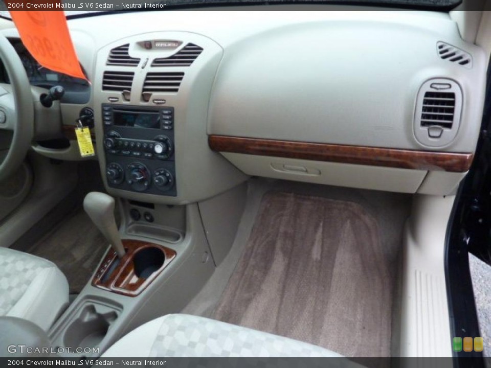 Neutral Interior Dashboard for the 2004 Chevrolet Malibu LS V6 Sedan #40051292