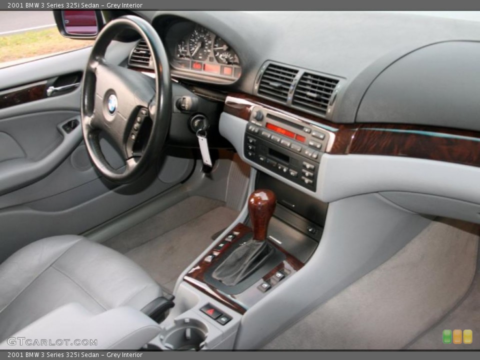 Grey Interior Dashboard for the 2001 BMW 3 Series 325i Sedan #40051850