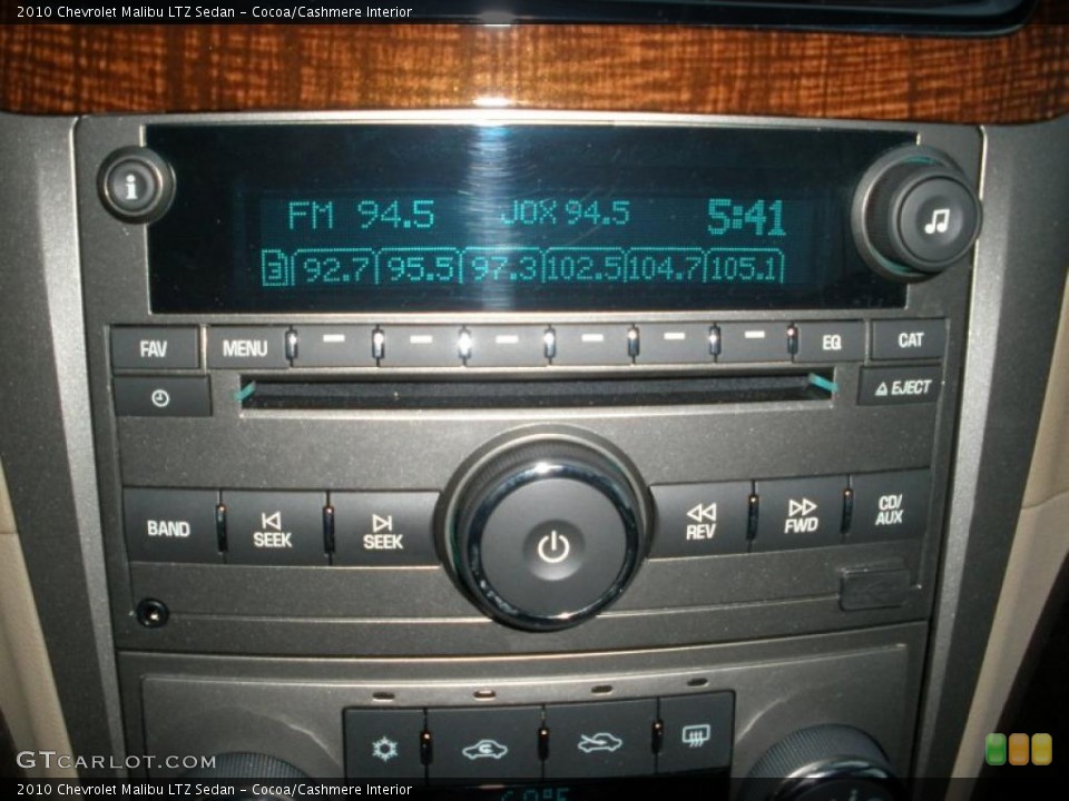 Cocoa/Cashmere Interior Controls for the 2010 Chevrolet Malibu LTZ Sedan #40058339