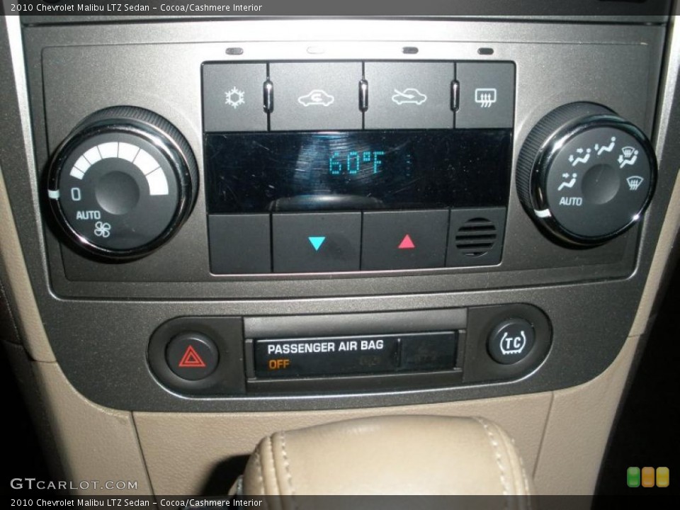Cocoa/Cashmere Interior Controls for the 2010 Chevrolet Malibu LTZ Sedan #40058347