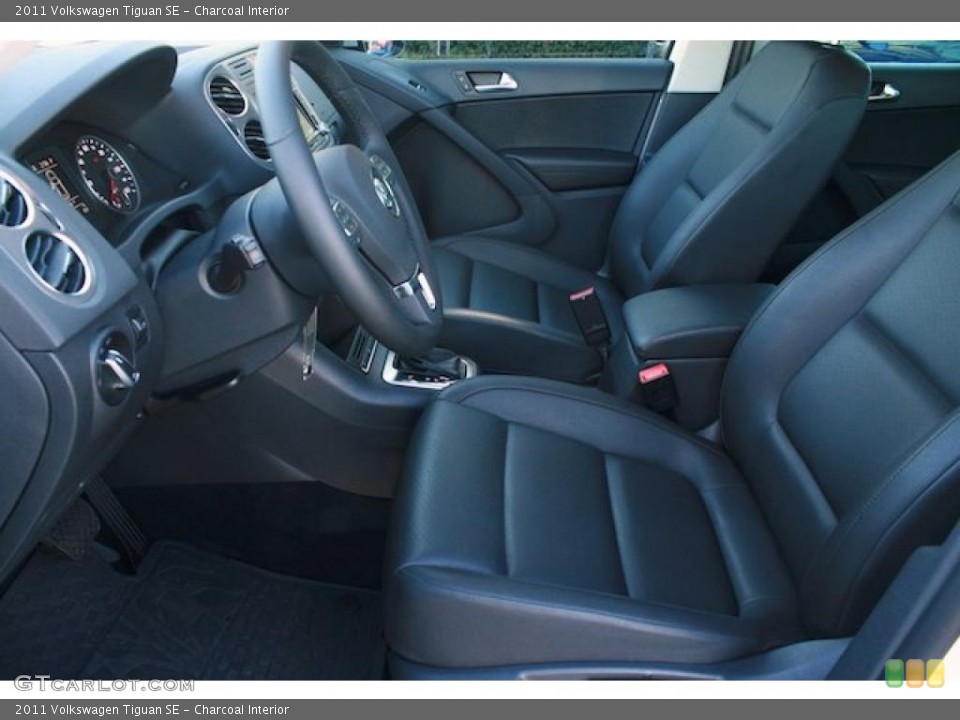 Charcoal Interior Photo for the 2011 Volkswagen Tiguan SE #40059647