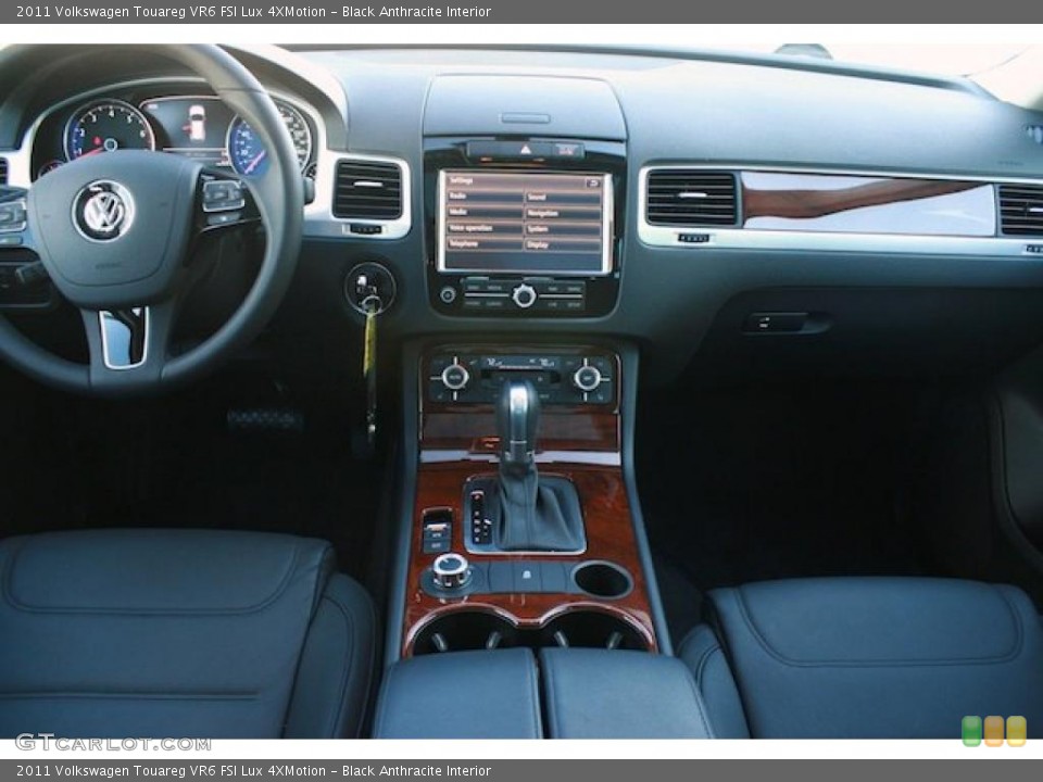 Black Anthracite Interior Dashboard for the 2011 Volkswagen Touareg VR6 FSI Lux 4XMotion #40059983